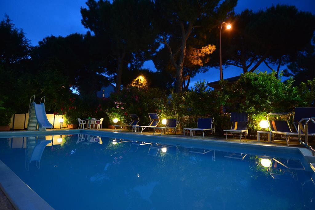 Hotel Zani تّشيرفييا المظهر الخارجي الصورة