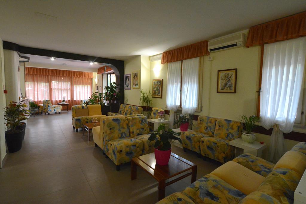 Hotel Zani تّشيرفييا المظهر الخارجي الصورة