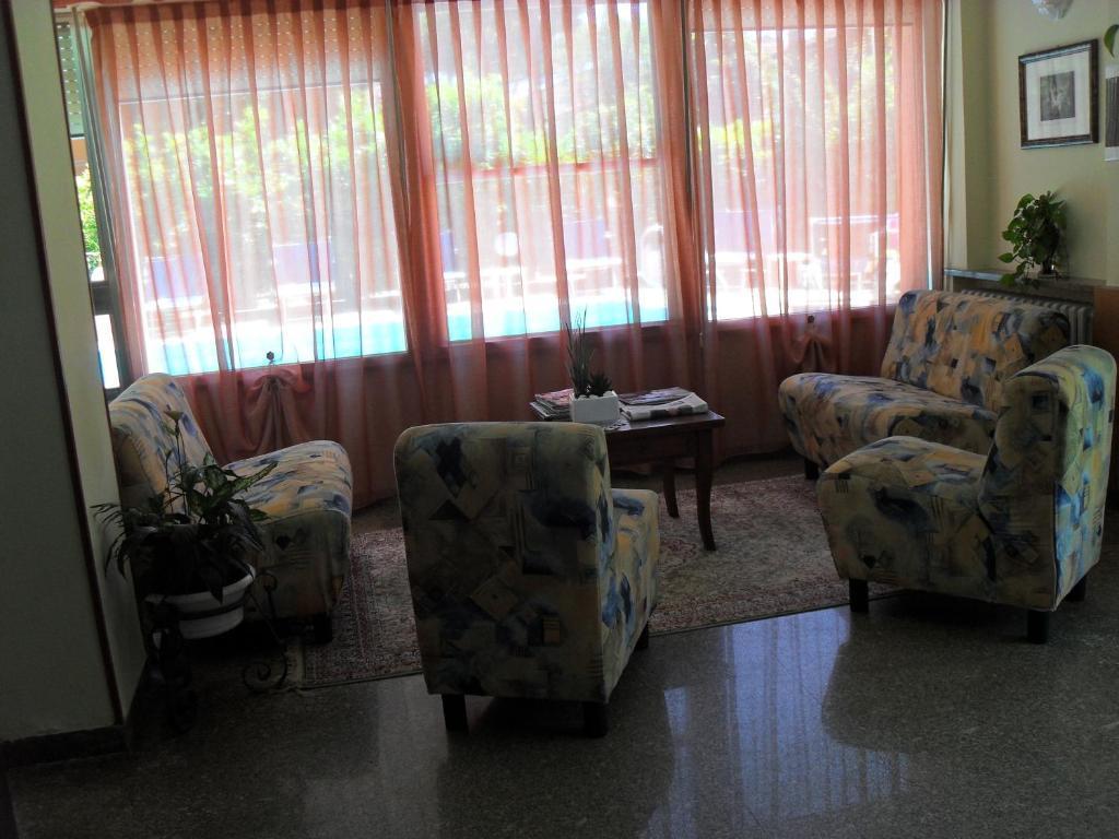 Hotel Zani تّشيرفييا المظهر الخارجي الصورة