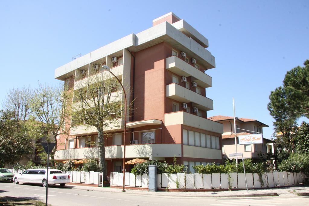 Hotel Zani تّشيرفييا المظهر الخارجي الصورة