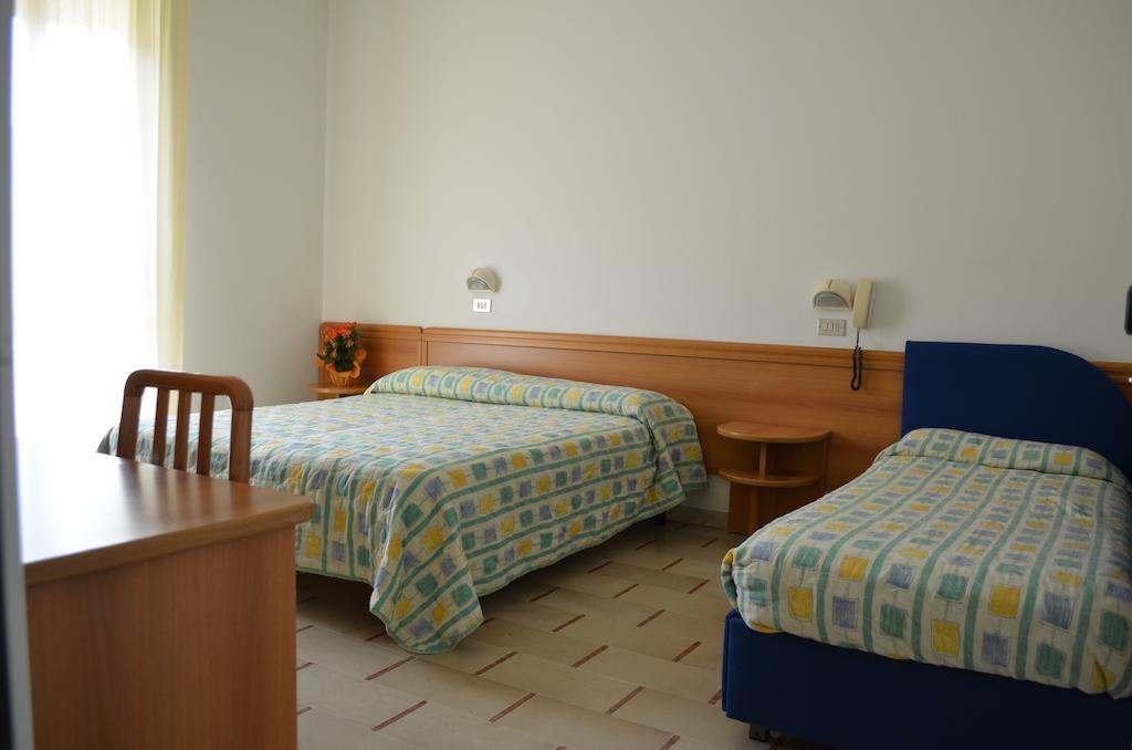 Hotel Zani تّشيرفييا الغرفة الصورة