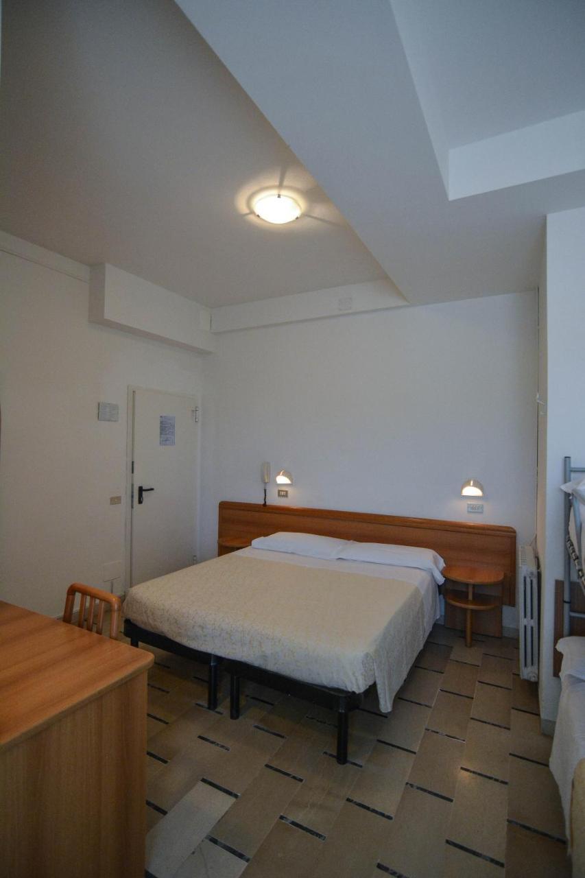 Hotel Zani تّشيرفييا المظهر الخارجي الصورة